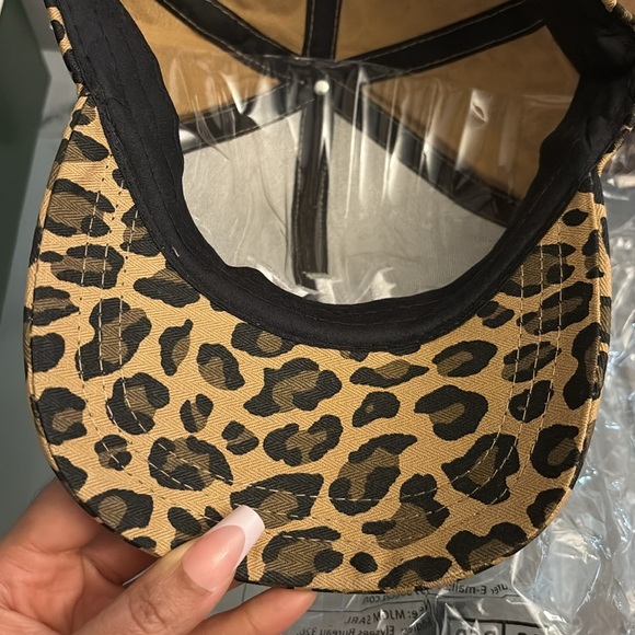 Leopard Print Cap with NY Logo - Picture 7 of 8